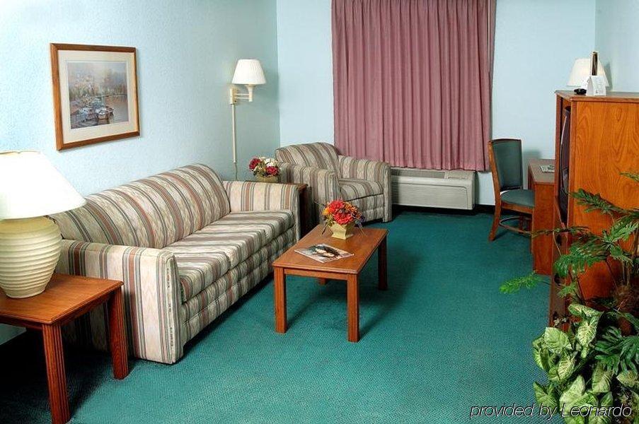 Quality Suites Fort Myers Airport I-75 Ngoại thất bức ảnh